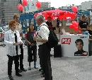 PDS-Aktionstag auf dem Potsdamer Platz; Foto: Axel Hildebrandt