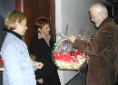 Gesine Lötzsch, Petra Pau und Peter Porsch beim Mini-Empfang in den Büros Unter den Linden 50; Foto: Axel Hildebrandt