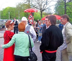 Maifest an der Bötzow-Eiche; Foto: Axel Hildebrandt