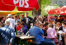 Maifest auf dem Mariannenplatz; Foto: Elke Brosow