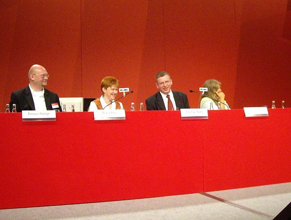 Tagungsleitung des Gründungsparteitages; Foto: Axel Hildebrandt