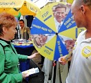 lesbisch-schwules Straßenfest, Glücksrad bei der FDP; Foto: Axel Hildebrandt