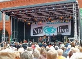 Podium mit Angela Davis; Foto: Elke Brosow