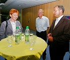 Mit Schulleiter Wolfgang Hackel und Oberbürgermeister von Günzburg Gerhard Jauernig; Foto: Elke Brosow