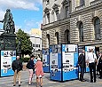 Ausstellung vor dem Abgeordnetenhaus; Foto: Axel Hildebrandt