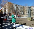 Kundgebung am Clara-Zetkin-Denkmal in Marzahn; Foto: Elke Brosow